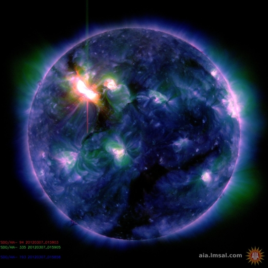 Solar Storm Strikes Earth's Magnetic Field 