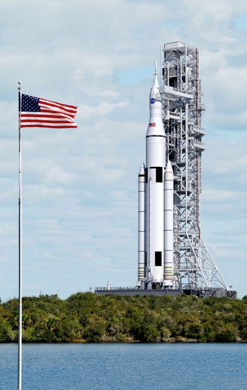 NASA Moves Forward with a Saturn V on Steroids
