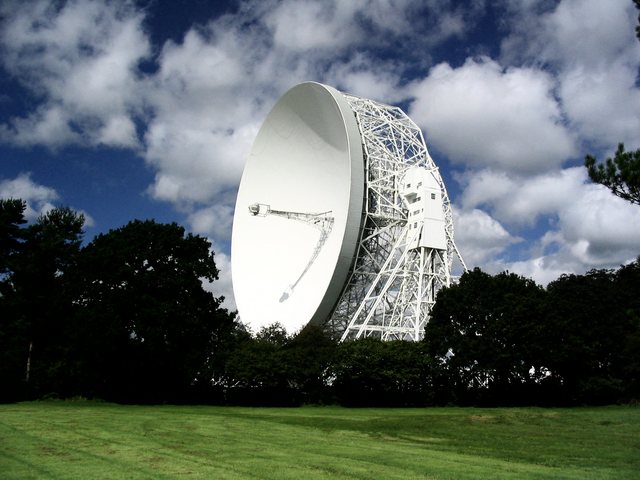 Jodrell Bank Links with Other Observatories to Create Radio Telescope the Size of Earth