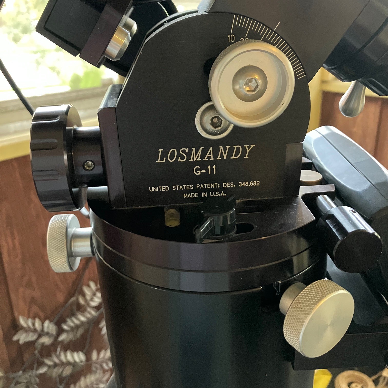Trypod Hand $1600 - Losmandy G11 w/ Gemini II & Tripod | Astromart