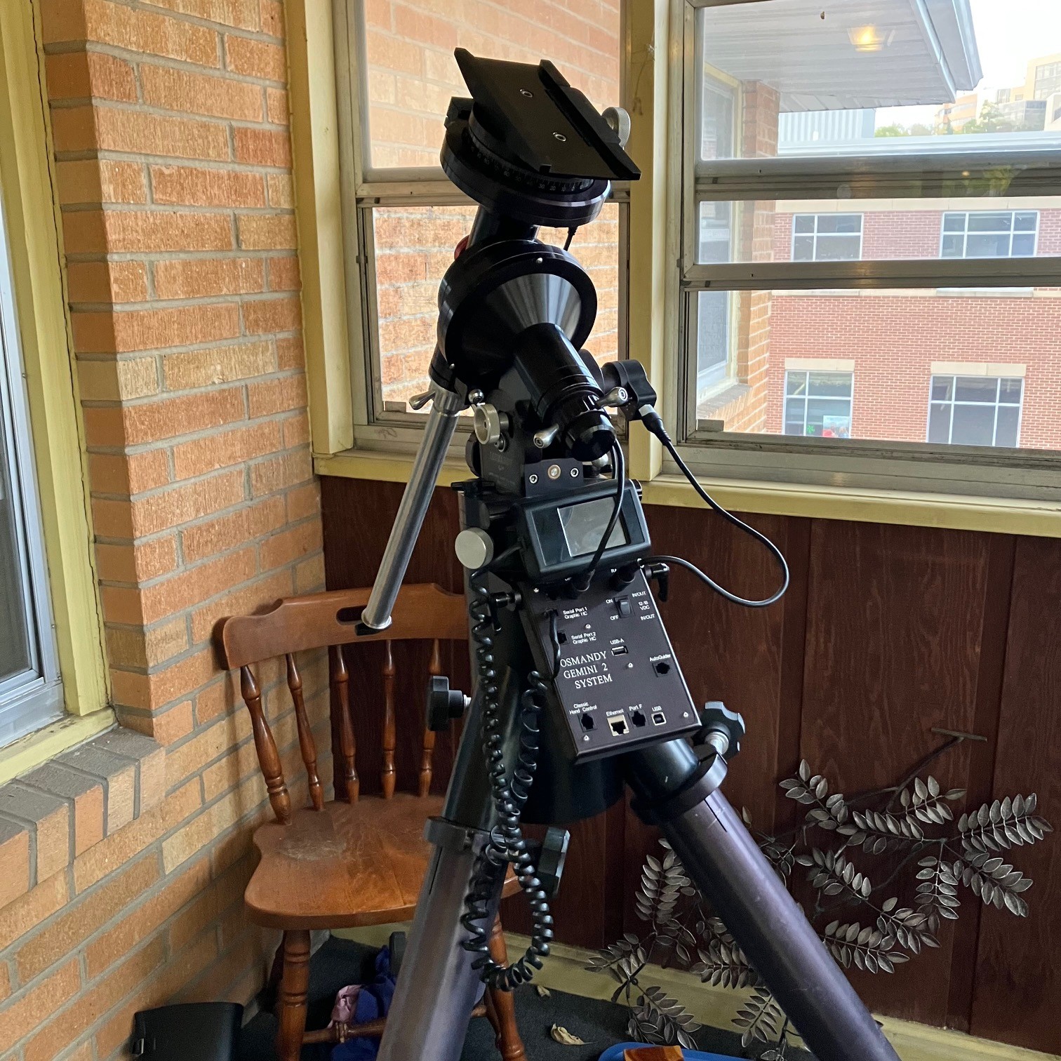 Trypod Hand $1600 - Losmandy G11 w/ Gemini II & Tripod | Astromart
