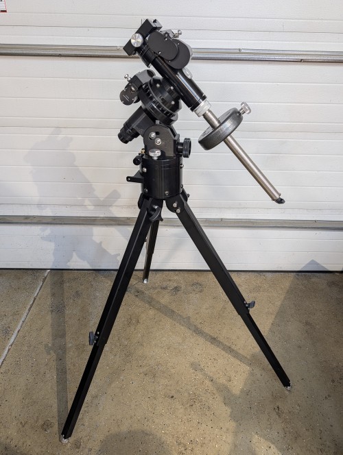 Losmandy Telescope Mount GM811G + Tripod - Like New