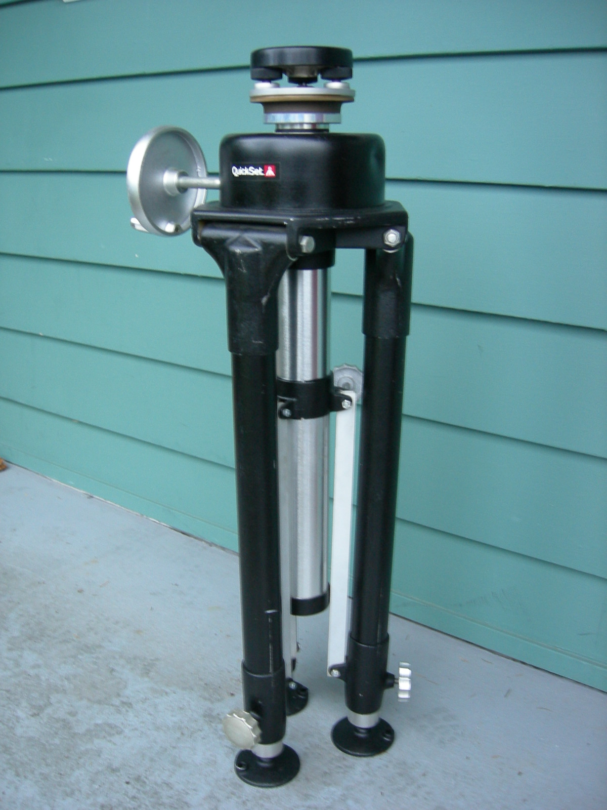 Repost QuickSet Hercules tripod sold to Kim Astromart
