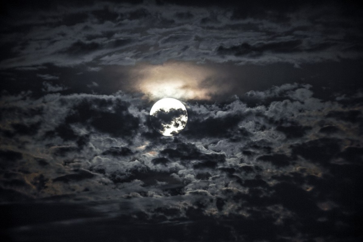 Moon behind clouds (Vernonscope Master Birder)