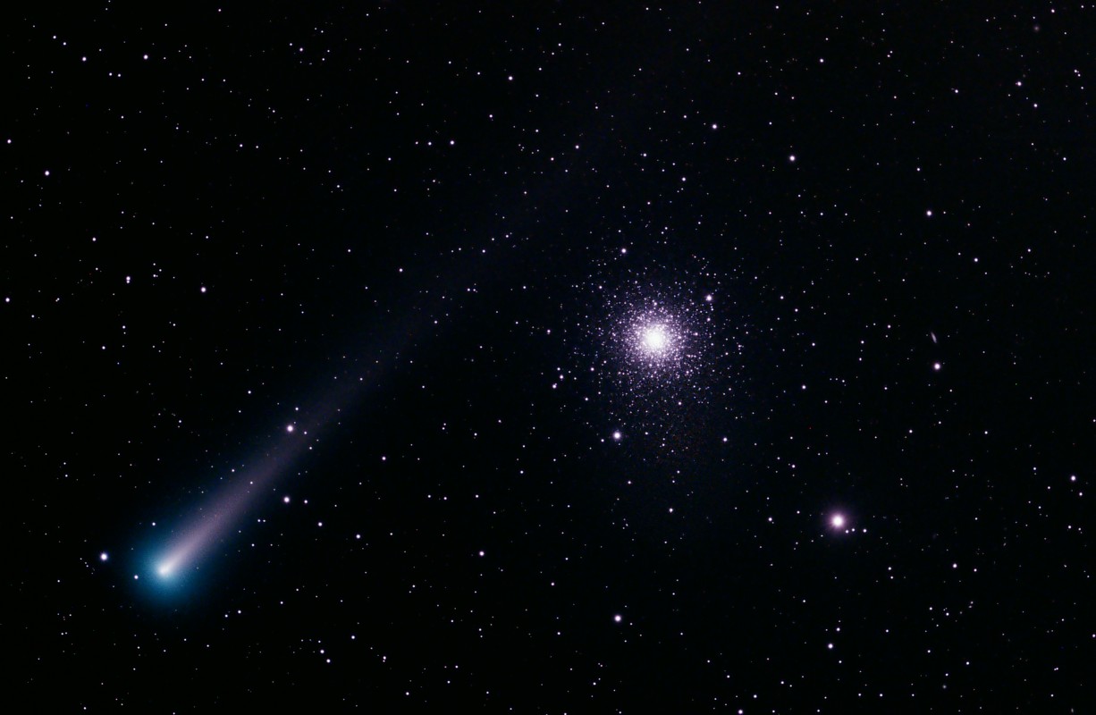 Comet Leonard Passing by M3