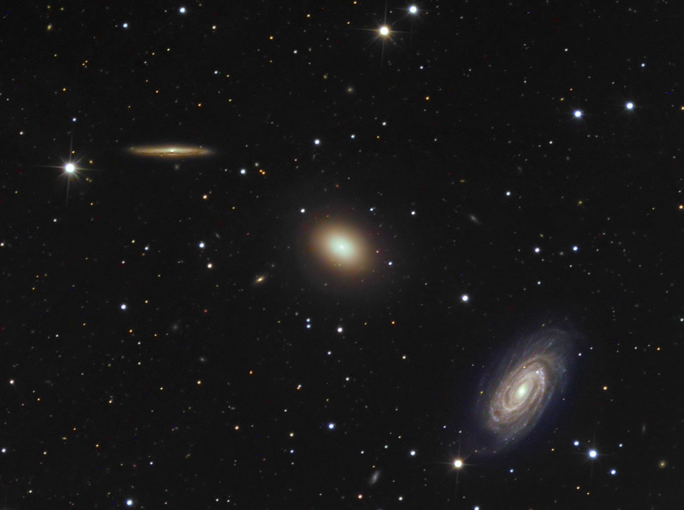 Trio of Galaxies in Draco
