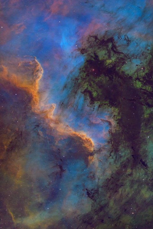 "The Great Wall" in Cygnus