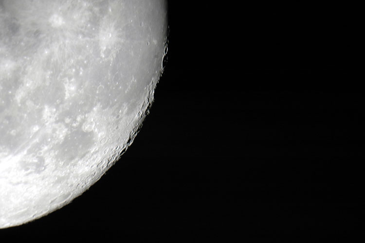 moon with D70