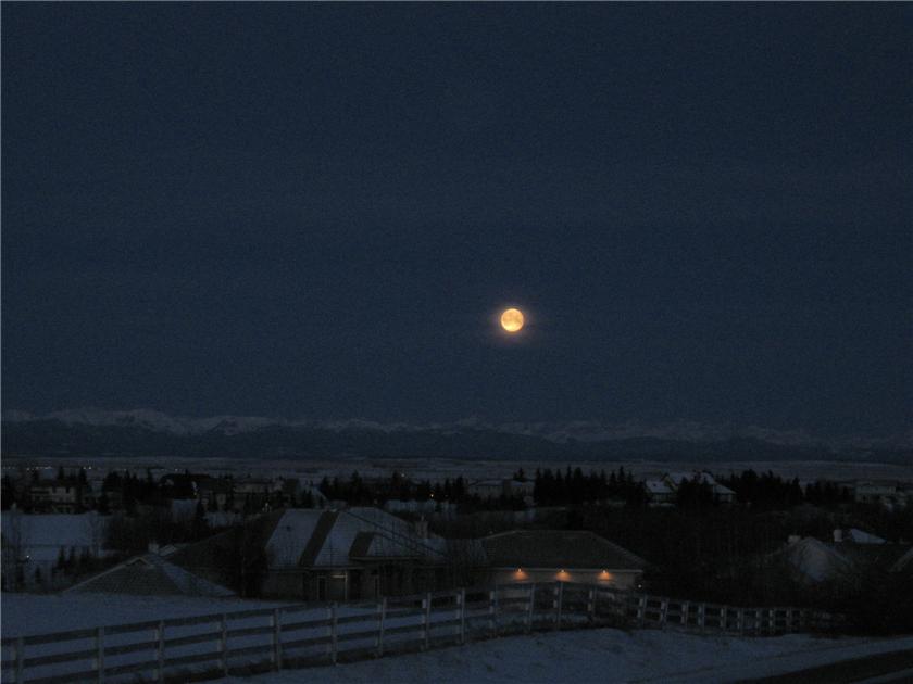 Moonset over the Rocks !