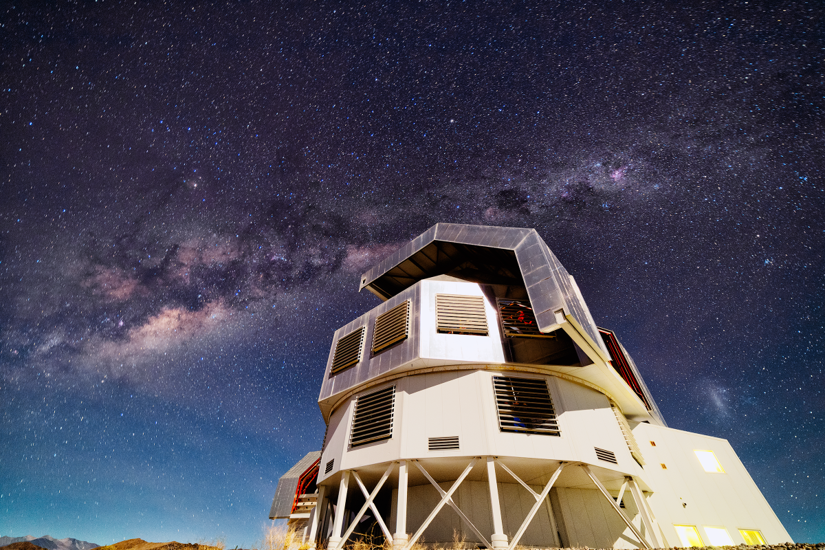 MIlky way over Magellan